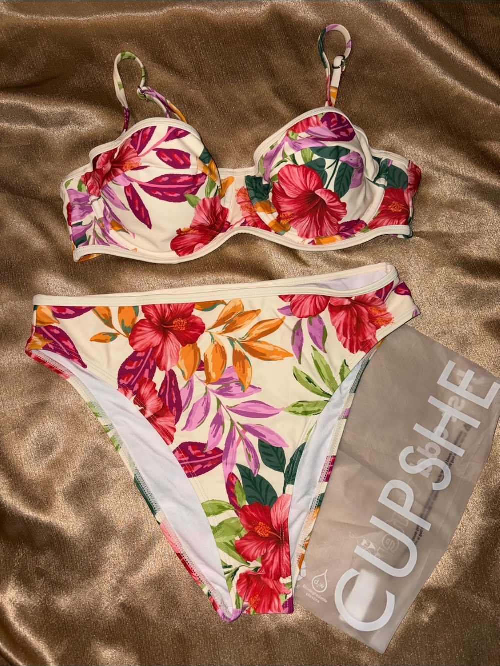 Cupshe Cream Floral Underwire High-Waist Bikini with Multicolor Flowers - Picture 3 of 7